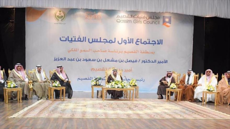 Los integrantes del consejo de mujeres, que son todos hombres en la región de Al-Qasim, Arabia Saudí, 11 de marzo de 2017.