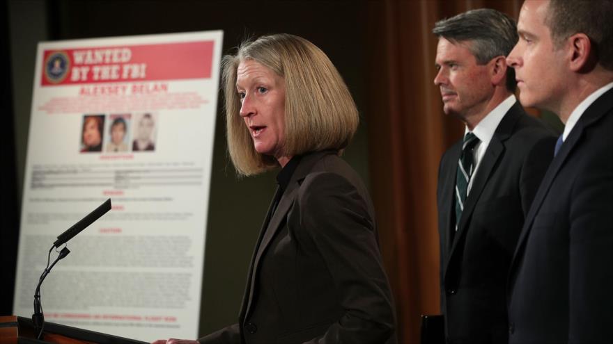 La fiscal general asistente estadounidense Mary McCord ofrece una conferencia de prensa en el Departamento de Justicia, en Washington, 15 de marzo de 2017. 