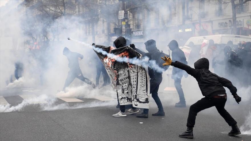 Estallan disturbios contra violencia policial y racismo en París