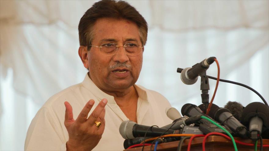 El expresidente de Paquistán Pervez Musharraf habla en un acto público en Islamabad (capital paquistaní), 15 de abril de 2013.
