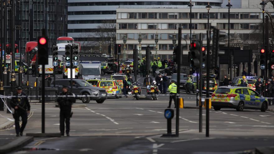 4 muertos y 40 heridos en ataque cerca del Parlamento británico