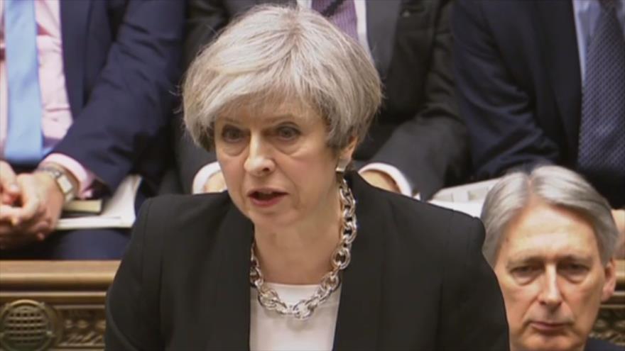 La primera ministra británica, Theresa May, ofrece un discurso ante la Cámara de los Comunes, Londres, 23 de marzo de 2017.