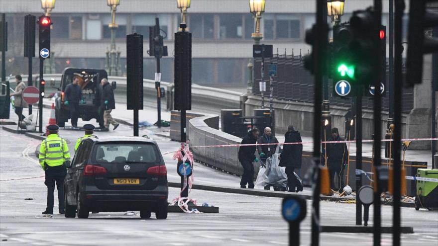 Divulgan video de atentado de Londres y caída de una mujer al río