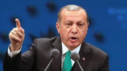 UE, alarmada por amenazas de Erdogan, convoca al embajador turco