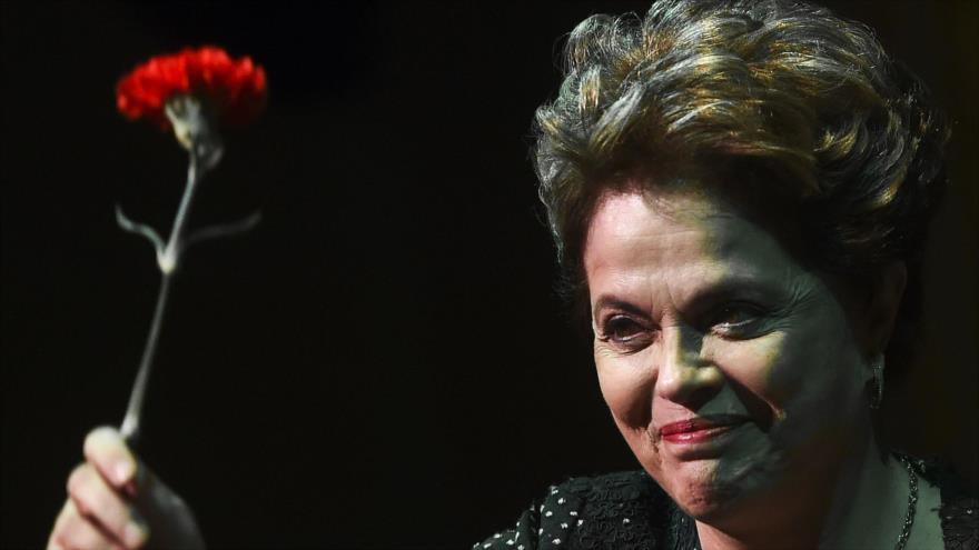 La exmandataria brasileña Dilma Rousseff, participa en una conferencia sobre neoliberalismo y desigualdad en Lisboa, Portugal, 15 de marzo de 2017.