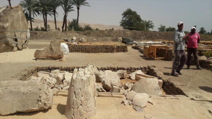 El sitio donde se ha producido el hallazgo de una estatua de la abuela de Tutankamón, 23 de marzo de 2017.