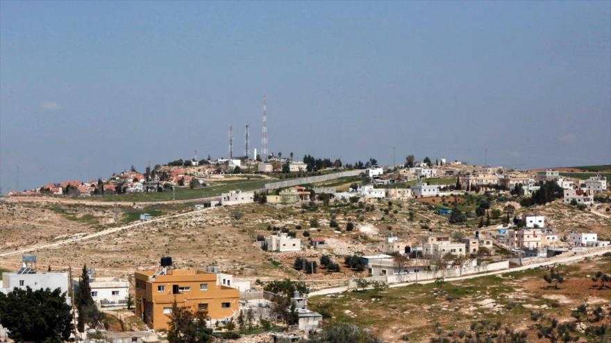 Vista general de los asentamientos ilegales israelíes en la ocupada Cisjordania, 25 de marzo de 2017.