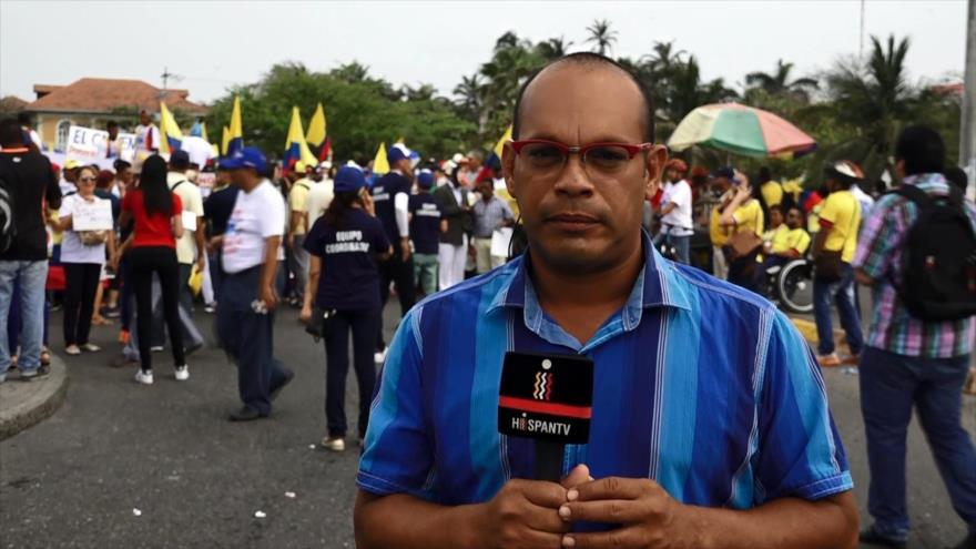 Miles de colombianos marchan contra Santos y el acuerdo de paz