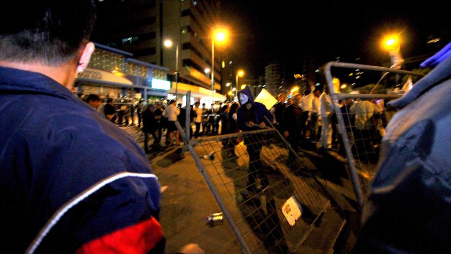 Choques entre partidarios de la oposición ecuatoriana y la Policía