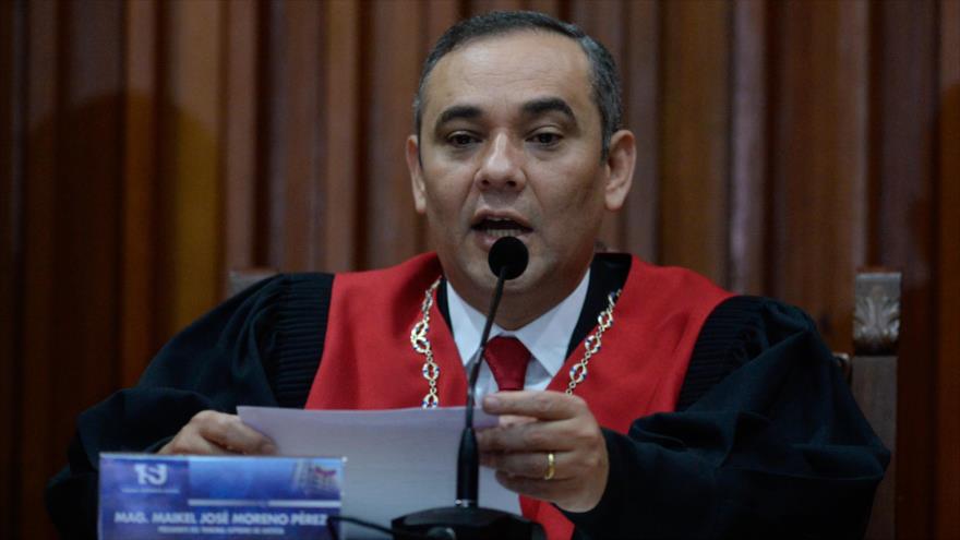 El presidente del Tribunal Supremo de Justicia (TSJ) de Venezuela, Maikel Moreno, habla durante una conferencia de prensa en la sede del ente judicial en Caracas, capital venezolana, 1 de abril de 2017.