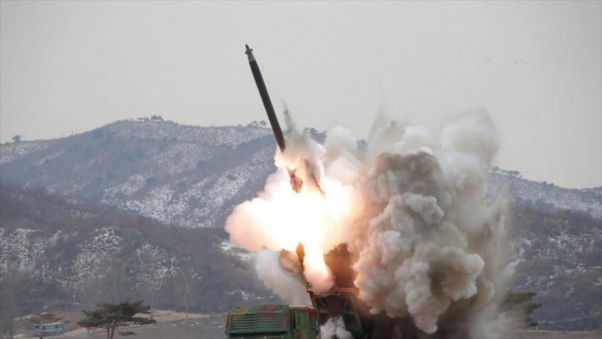 Momento del lanzamiento de un misil por parte de Corea del Norte.