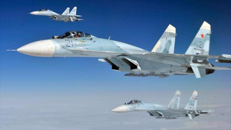 Aviones de combate rusos Su-27. 