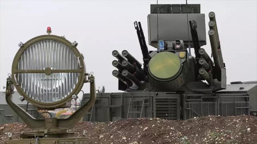 Sistema de defensa aérea Pantsir-S1, desplegado en la base aérea de Hmeymim, en la provincia siria de Latakia (norte), diciembre de 2015.
