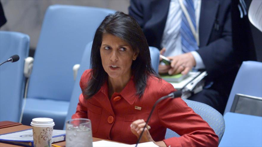 La embajadora estadounidense ante la ONU, Nikki Haley, está en una reunión del Consejo de Seguridad de las Naciones Unidas sobre Siria, en la sede de la ONU en Nueva York, 7 de abril de 2017.