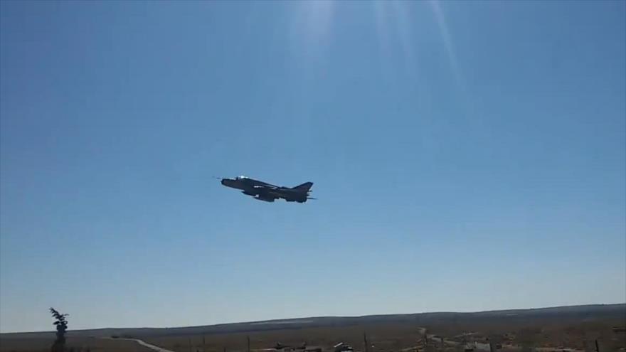 Vídeo: Cazas sirios reanudan operaciones desde base atacada por EEUU