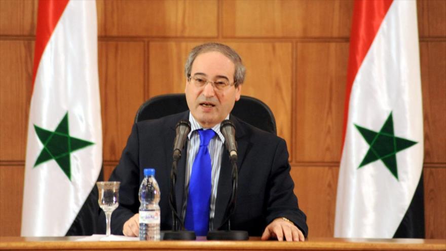 El vicecanciller de Siria, Faisal al-Miqdad, en una conferencia de prensa.