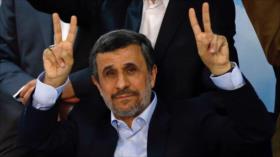 Ahmadineyad se registra para las elecciones presidenciales de Irán