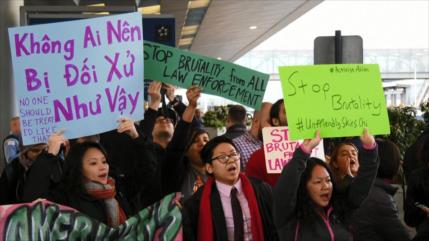 Protestas por expulsión violenta de un pasajero en United Airlines