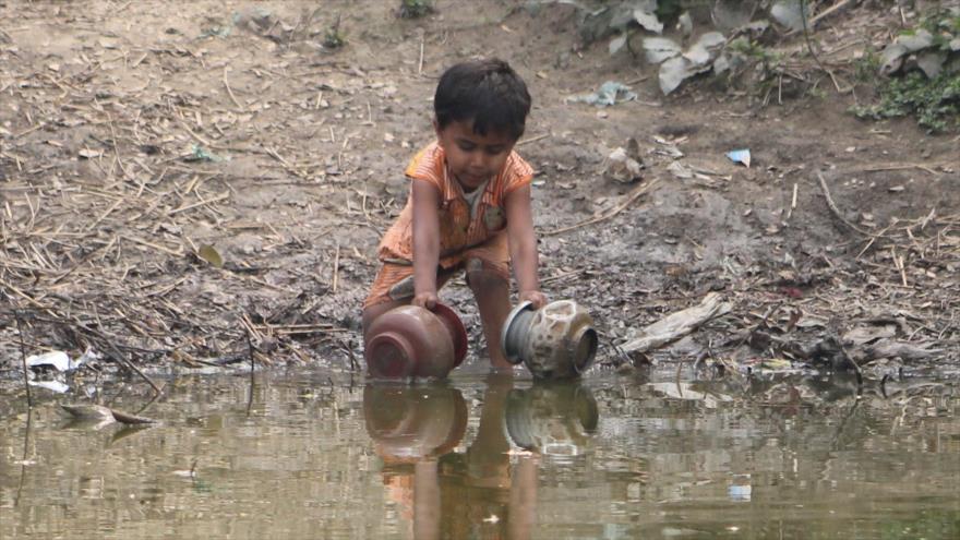 Casi 2 millones de personas usan fuentes contaminadas de agua. 