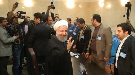 El presidente iraní se inscribe como candidato a la reelección