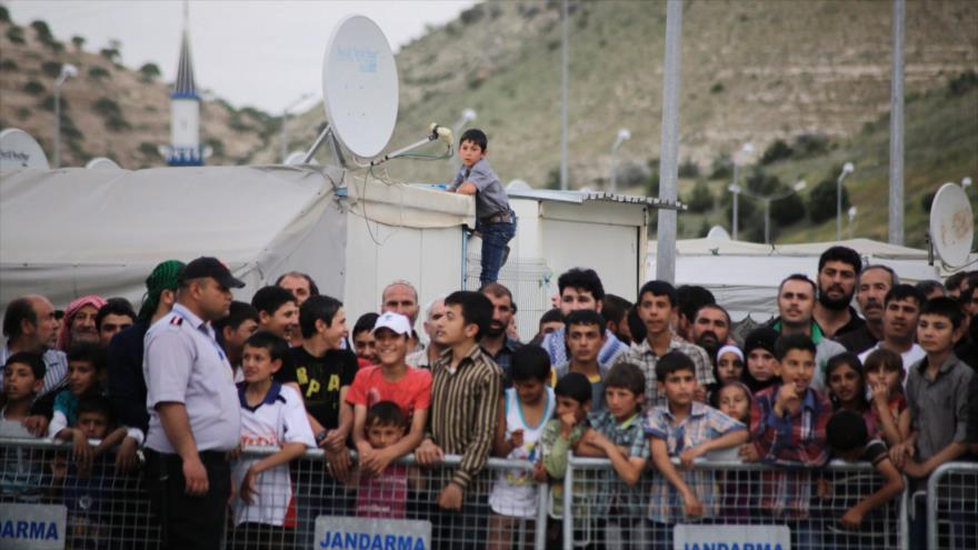 Refugiados en un campo en la frontera entre Turquía y Siria, 23 de abril de 2016.