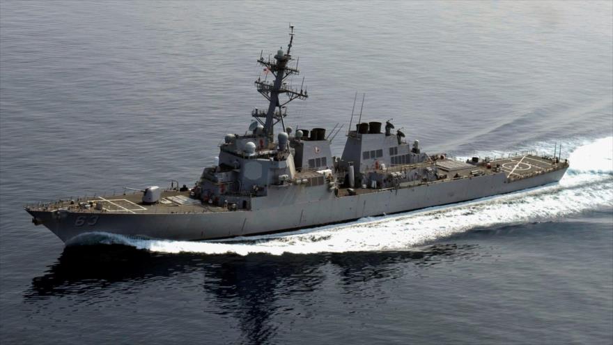 El destructor estadounidense USS Stethem (DDG 63).