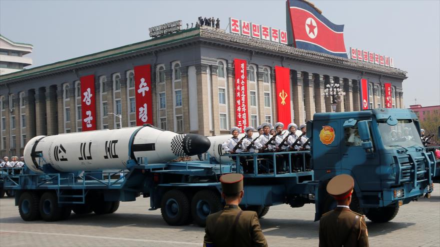 Corea del Norte hace alarde de sus nuevos misiles balísticos