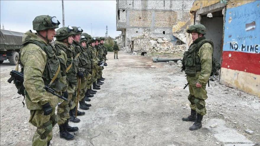 Vídeo: Policía militar rusa enseña a luchar a civiles en Alepo