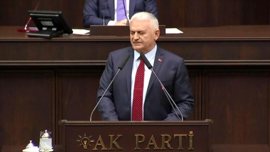 Premier turco rechaza críticas sobre irregularidades en referéndum