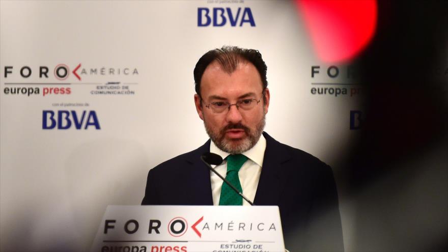 El canciller mexicano, Luis Videgaray, habla en una conferencia de prensa en Madrid, España, 19 de abril de 2017.