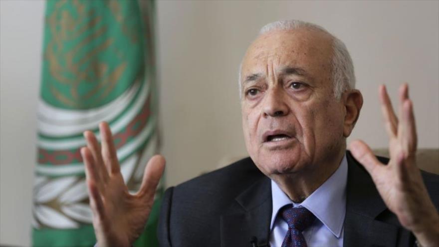 El exsecretario general de la Liga Árabe Nabil al-Arabi, durante una entrevista, en El Cairo, capital de Egipto, 10 de abril de 2014.