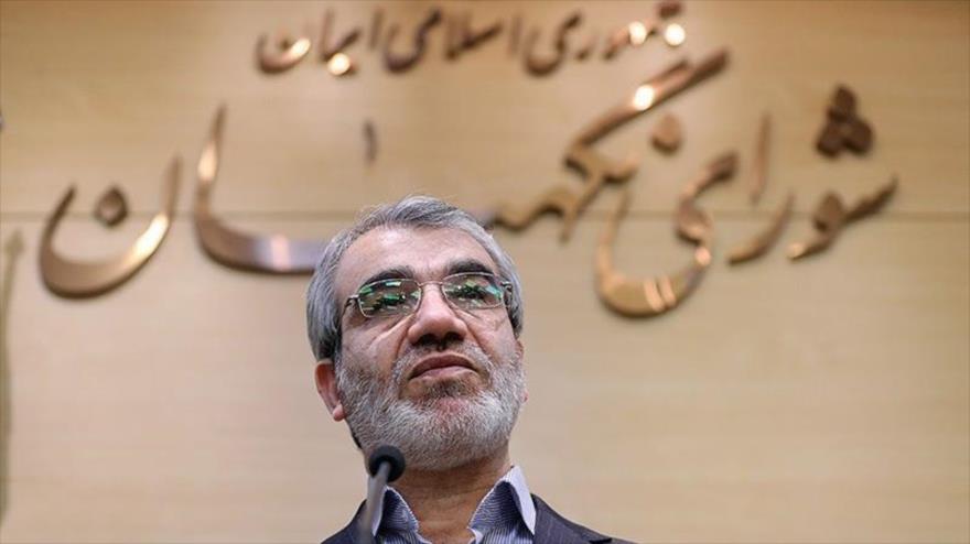 El portavoz del Consejo de Guardianes (CG) de Irán, Abás Ali Kadjodaí, en una rueda de prensa celebrada en Teherán, la capital persa.