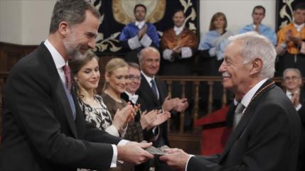 Eduardo Mendoza recibe con humor el Premio Cervantes 2017