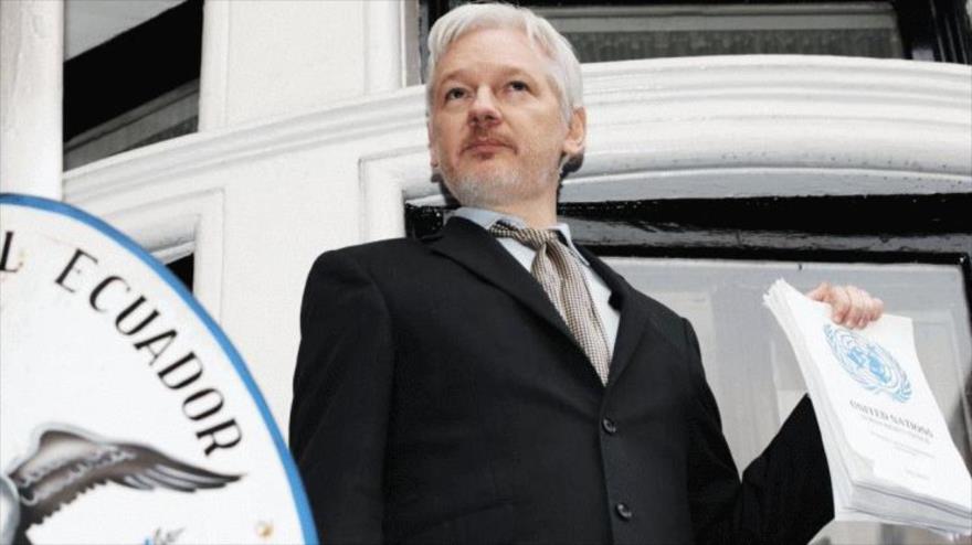 El fundador de Wikileaks, Julian Assange, en una comparecencia desde la embajada de Ecuador en el Reino Unido en 2016.