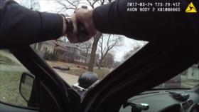 Policías de EEUU apuntan pistolas a niños afrodescendientes