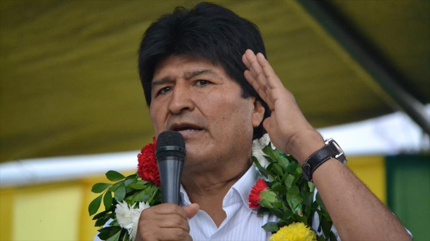 El presidente de Bolivia, Evo Morales, durante la entrega de tres silos de la segunda fase de la construcción y equipamiento de Emapa en San Pedro Santa Cruz, 23 de abril de 2017.