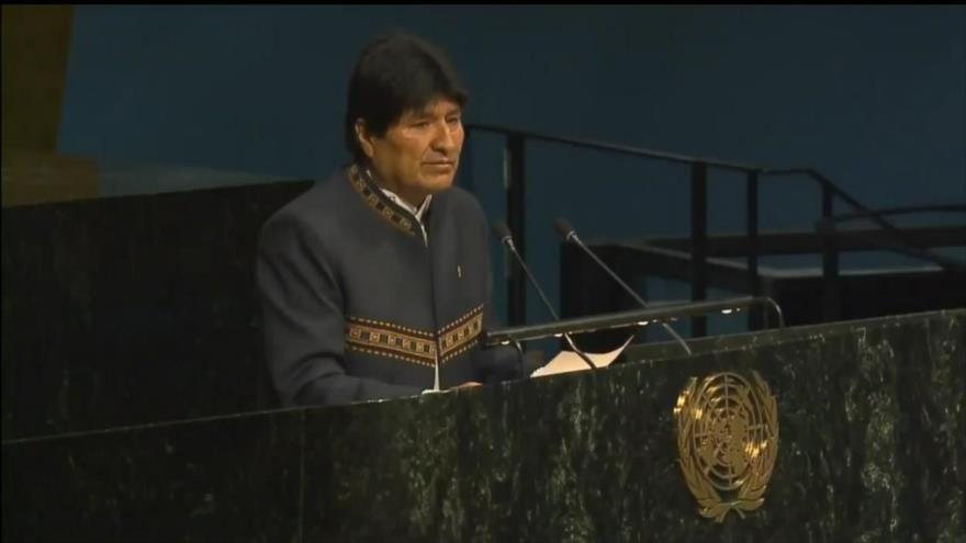 El presidente de Bolivia, Evo Morales, ofrece un discurso en la Asamblea General de las Naciones Unidas (AGNU) en Nueva York, EE.UU., 25 de abril de 2017.