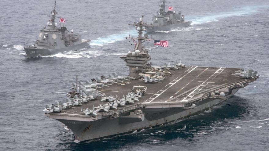 El portaviones nuclear USS Carl Vinson surca las aguas del océano Pacífico, 26 de abril de 2017.