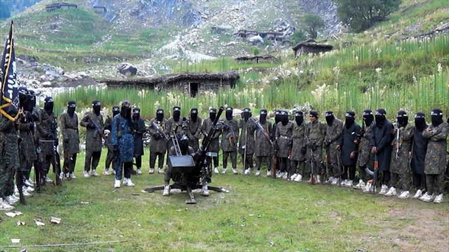 Integrantes del grupo terrorista EIIL (Daesh, en árabe) en un campo de entrenamiento que, al parecer, se encuentra en Paquistán.