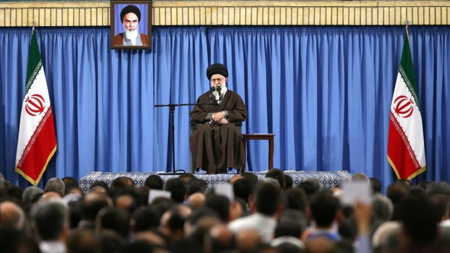 Líder iraní: Presencia del pueblo es decisiva para la seguridad nacional