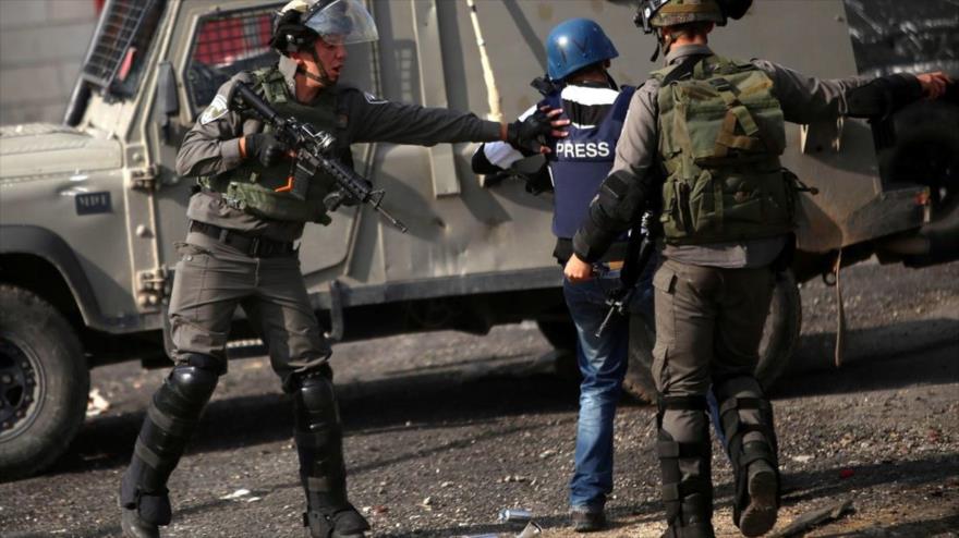Fuerzas israelíes hieren a 13 reporteros palestinos en Al-Quds