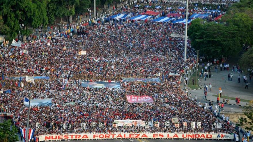 Millones de cubanos marchan en apoyo a su Revolución y Venezuela