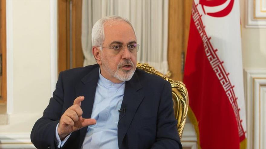 El canciller de Irán, Mohamad Yavad Zarif, durante su entrevista con la agencia iraní de noticias ISNA, 2 de mayo de 2017.