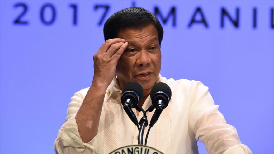 El presidente de Filipinas, Rodrigo Duterte, ofrece una rueda de prensa en Manila, capital filipina, 29 de abril de 2017.