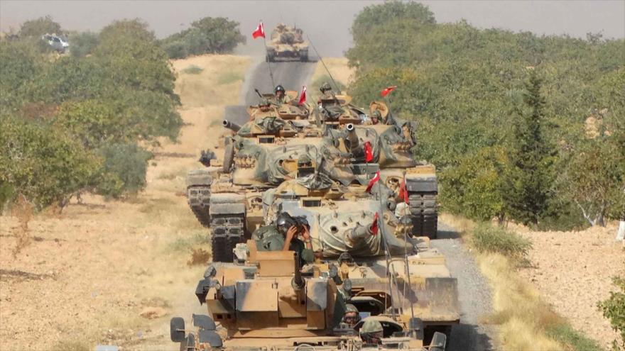 Tanques del Ejército de Turquía cerca de la frontera turco-siria, 24 de agosto de 2016.