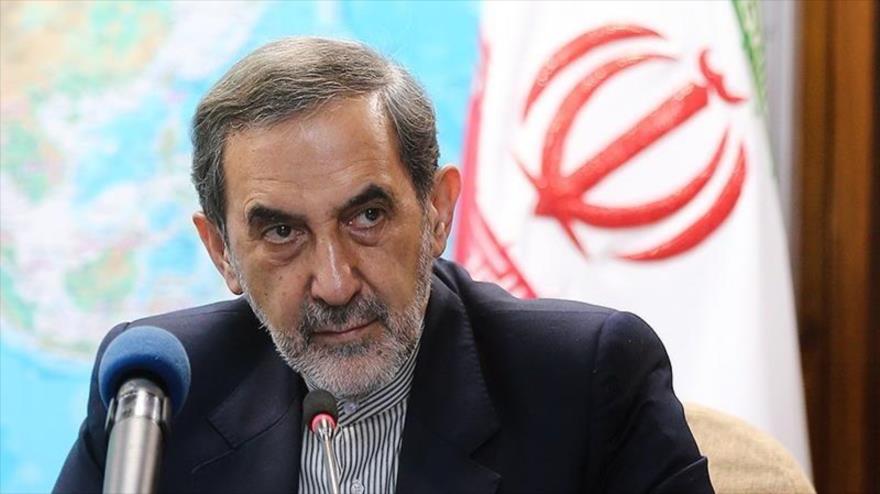 Ali Akbar Velayati, el asesor para Asuntos Internacionales del Líder de la Revolución Islámica de Irán.