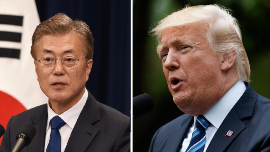 El nuevo presidente surcoreano, Moon Jae-in (izda.), y el presidente de EE.UU., Donald Trump.