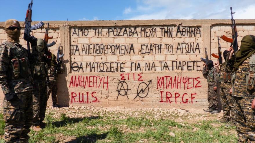 Integrantes de las Fuerzas de la Guerrilla Popular Revolucionaria Internacional (IRPGF, por sus siglas en inglés), una unidad anarquista en las YPG.