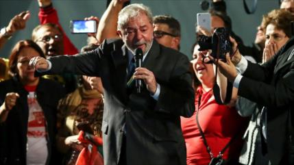 Lula critica al PSDB por querer el poder sin ganar elecciones