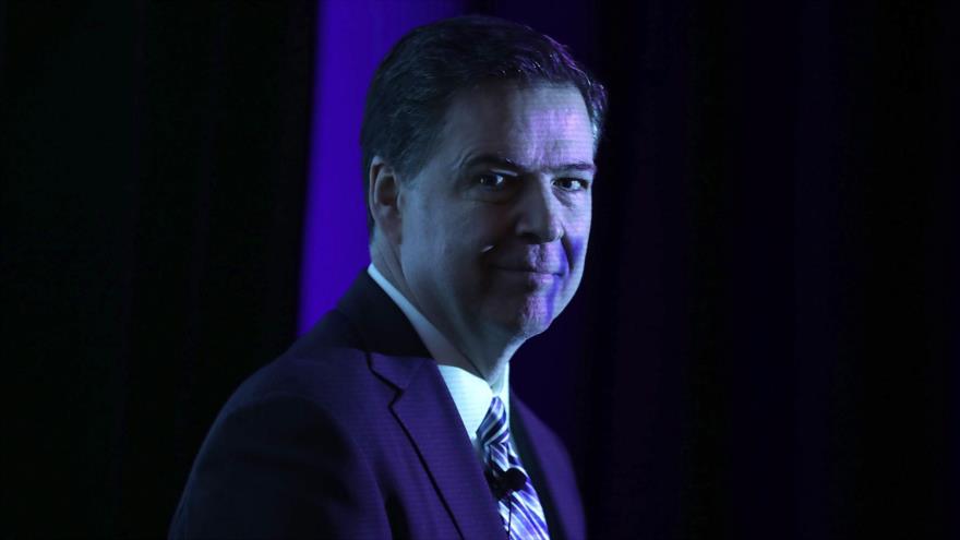 El exdirector del FBI James Comey en una conferencia, 29 de marzo de 2017.